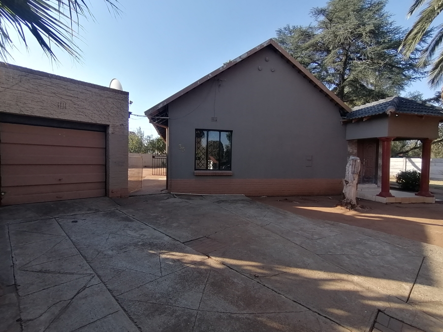 3 Bedroom Property for Sale in Stilfontein North West